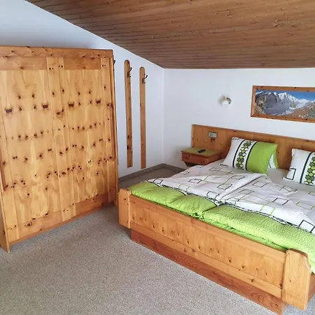 Alpenblick, Ganzes Ferienhaus, 5 Zi, 4 Baeder, Gratis Parkplatz, Sonnenterrasse *