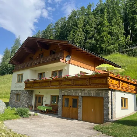 Alpenblick, Ganzes Ferienhaus, 5 Zi, 4 Baeder, Gratis Parkplatz, Sonnenterrasse * Heiligenblut