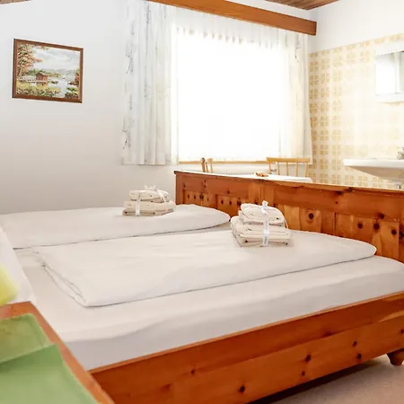 Feriehus Alpenblick, Ganzes Ferienhaus, 5 Zi, 4 Baeder, Gratis Parkplatz, Sonnenterrasse
