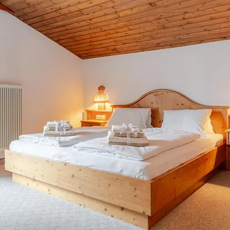 Alpenblick, Ganzes Ferienhaus, 5 Zi, 4 Baeder, Gratis Parkplatz, Sonnenterrasse Tatil Evi *