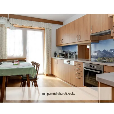 Feriehus Alpenblick, Ganzes Ferienhaus, 5 Zi, 4 Baeder, Gratis Parkplatz, Sonnenterrasse Heiligenblut