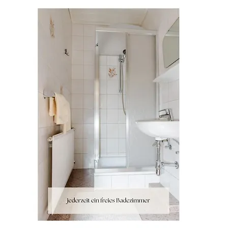 Alpenblick, Ganzes Ferienhaus, 5 Zi, 4 Baeder, Gratis Parkplatz, Sonnenterrasse Heiligenblut
