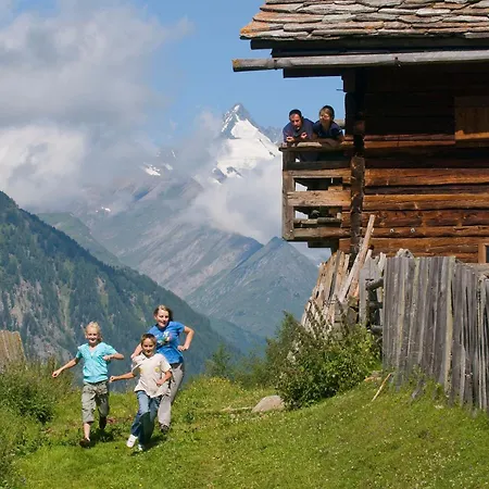 Feriehus Alpenblick, Ganzes Ferienhaus, 5 Zi, 4 Baeder, Gratis Parkplatz, Sonnenterrasse