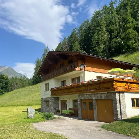 Alpenblick, Ganzes Ferienhaus, 5 Zi, 4 Baeder, Gratis Parkplatz, Sonnenterrasse Feriehus