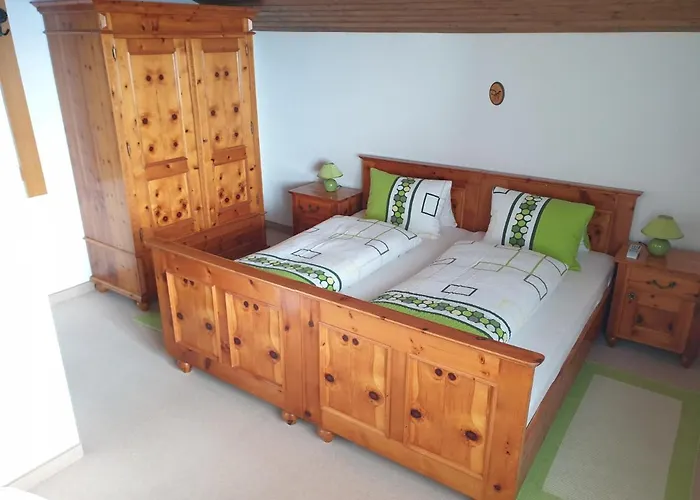 Haus Alpenblick, Ganzes Ferienhaus, 5 Zi, 4 Baeder, Gratis Parkplatz, Sonnenterrasse Heiligenblut