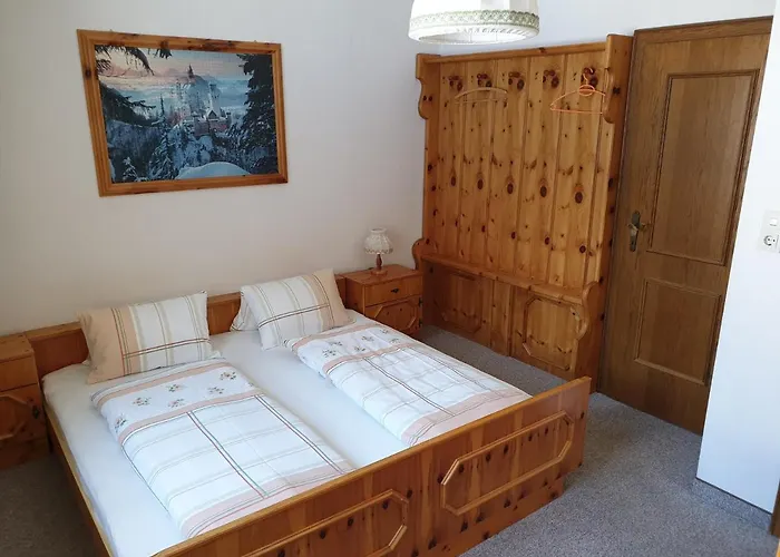 Haus Alpenblick, Ganzes Ferienhaus, 5 Zi, 4 Baeder, Gratis Parkplatz, Sonnenterrasse Dom wakacyjny *