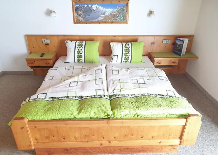 Haus Alpenblick, Ganzes Ferienhaus, 5 Zi, 4 Baeder, Gratis Parkplatz, Sonnenterrasse Dom wakacyjny Heiligenblut