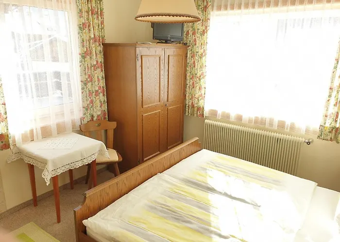 Dom wakacyjny Haus Alpenblick, Ganzes Ferienhaus, 5 Zi, 4 Baeder, Gratis Parkplatz, Sonnenterrasse Heiligenblut