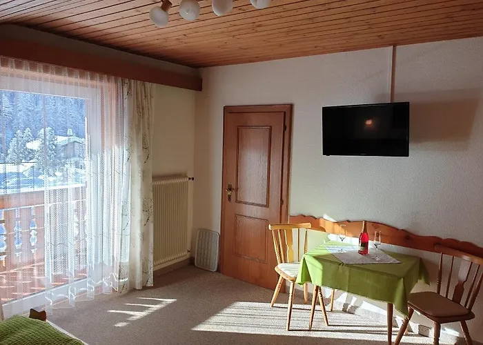 Holiday home Haus Alpenblick, Ganzes Ferienhaus, 5 Zi, 4 Baeder, Gratis Parkplatz, Sonnenterrasse Heiligenblut