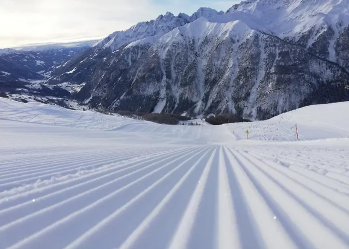 Haus Alpenblick, Ganzes Ferienhaus, 5 Zi, 4 Baeder, Gratis Parkplatz, Sonnenterrasse Dom wakacyjny *